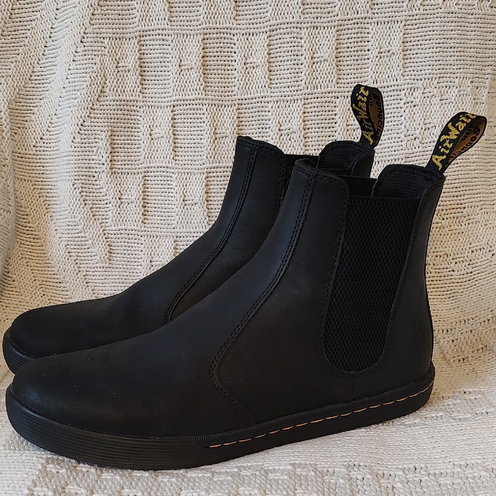 Dr. Martens Makela Air Wair Soft Black Leather Boots EUC
